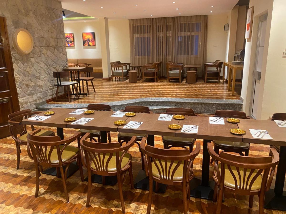 Social House Bed and Breakfast Αντίς Αμπέμπα Εξωτερικό φωτογραφία