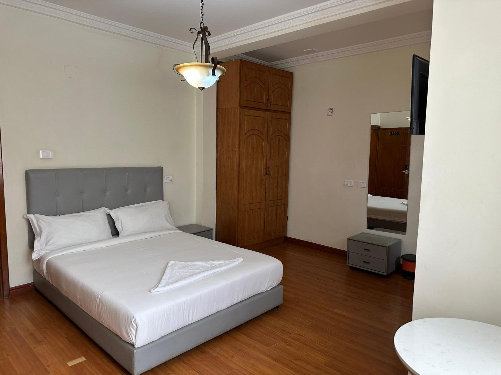 Social House Bed and Breakfast Αντίς Αμπέμπα Εξωτερικό φωτογραφία